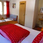 Moos Panzió 3*